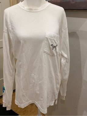 PINK Victoria's Secret White Long-Sleeve Pocket Tee with Dog Embroidery